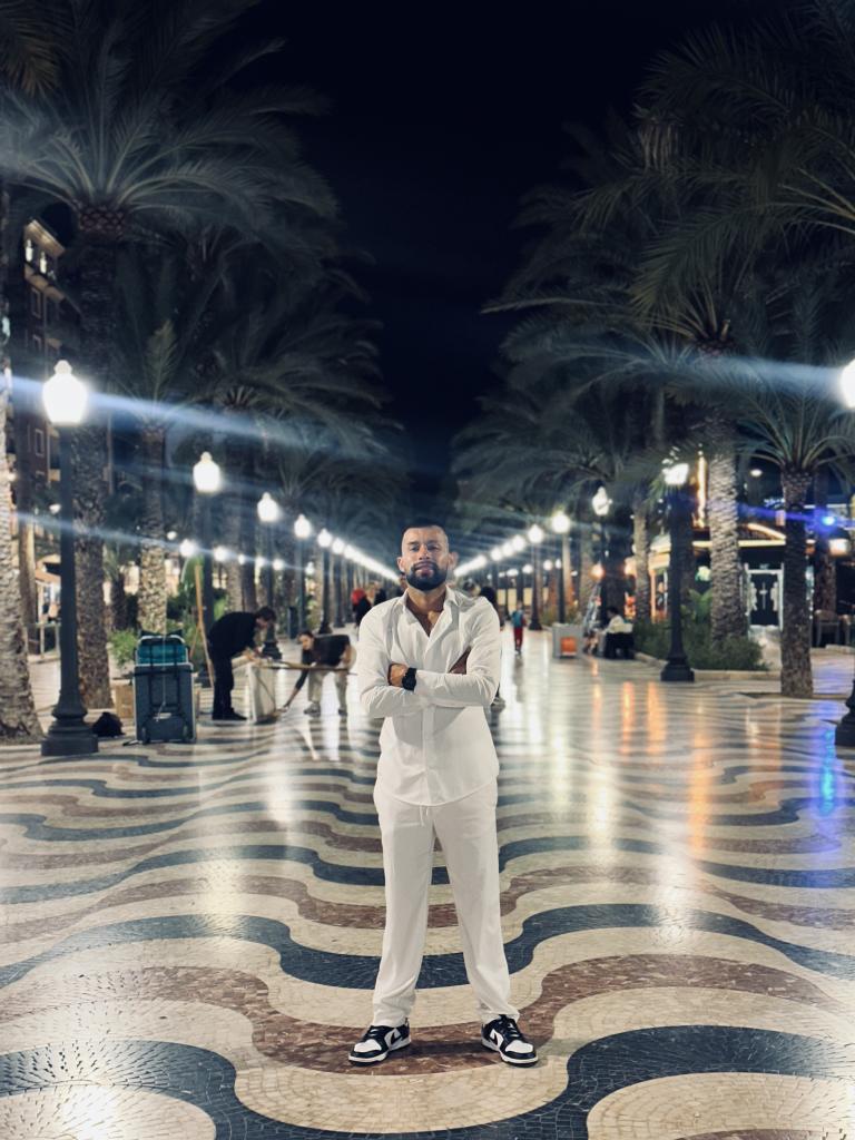 624455019: Chico busca chica en Madrid