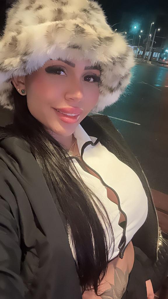 641084209: Chica busca chico en Sevilla