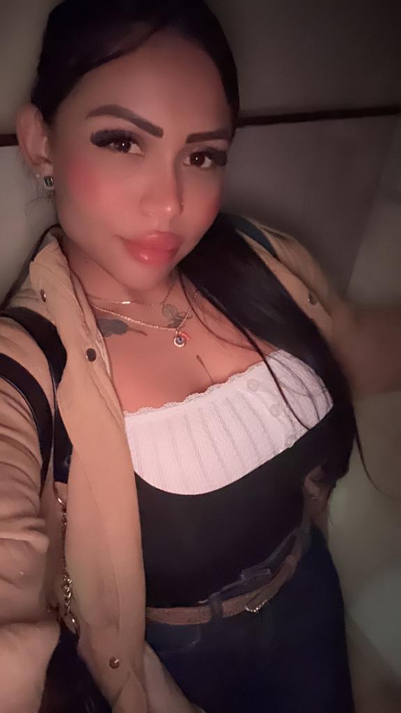 641084209: Chica busca chico en Sevilla