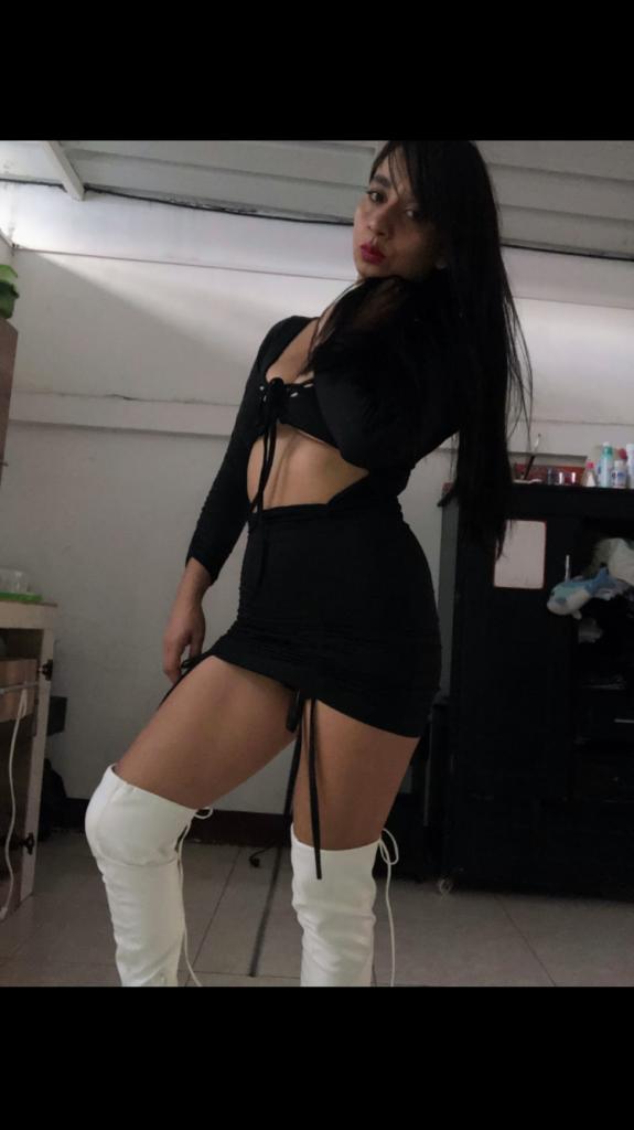 621488993: Chica busca chico en Sevilla