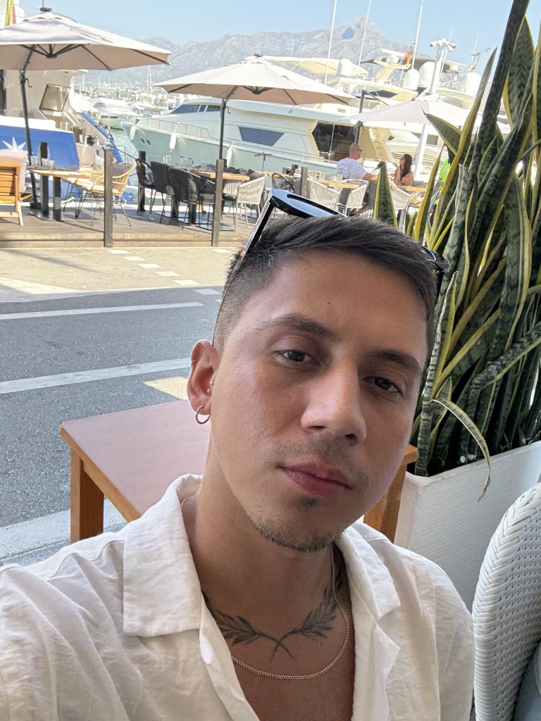 672982793: Chico busca chica en Málaga