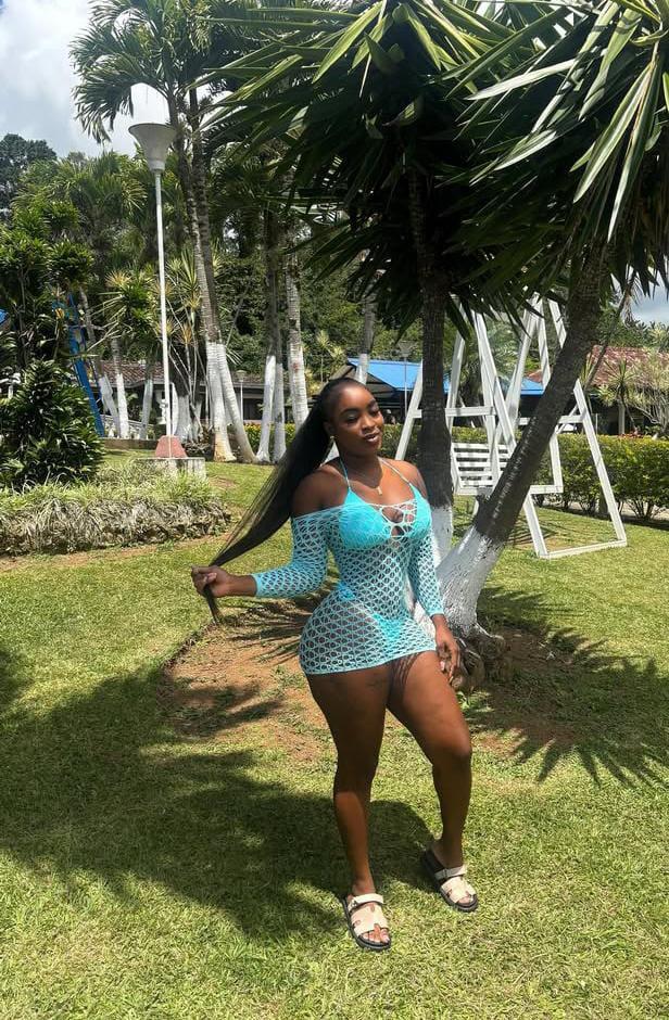 617244090: Chica busca chico en Gerona