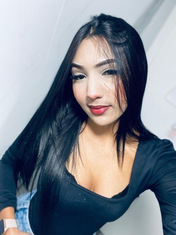 695799872: Chica busca chico en Barcelona