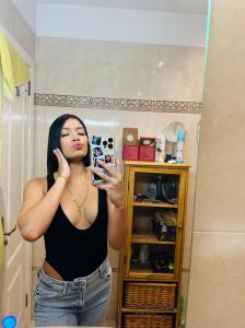 627574249: Chica busca chico en Madrid