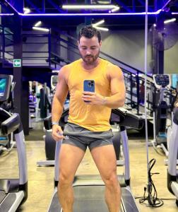 647802113: Chico busca chica en Madrid