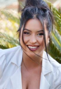 631133844: Chica busca chico en Gerona