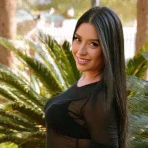 631133844: Chica busca chico en Gerona