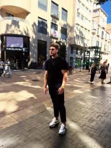 641556398: Chico busca chica en Granada