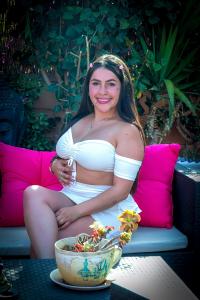 672940303: Chica busca chico en Madrid