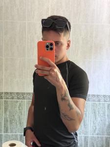 672982793: Chico busca chica en Málaga