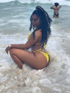 742086048: Chica busca chico en Alicante