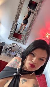 663126403: Chica busca chico en Sevilla