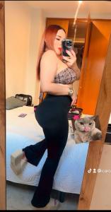 631334029: Chica busca chico en Gerona