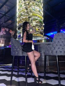 694286258: Chica busca chico en Barcelona