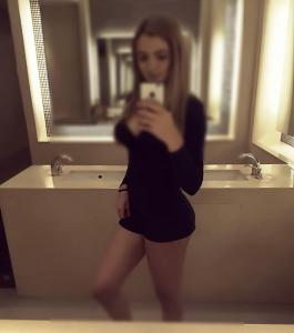 613727785: Chica busca chico en Barcelona