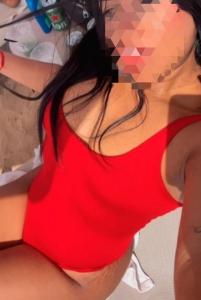 694211746: Chica busca chico en La Coruña