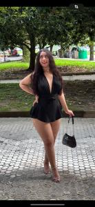 631334029: Chica busca chico en Gerona