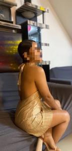 647163074: Chica busca chico en Málaga