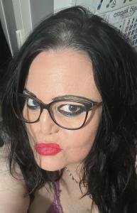 644583829: Chica busca chico en Sevilla