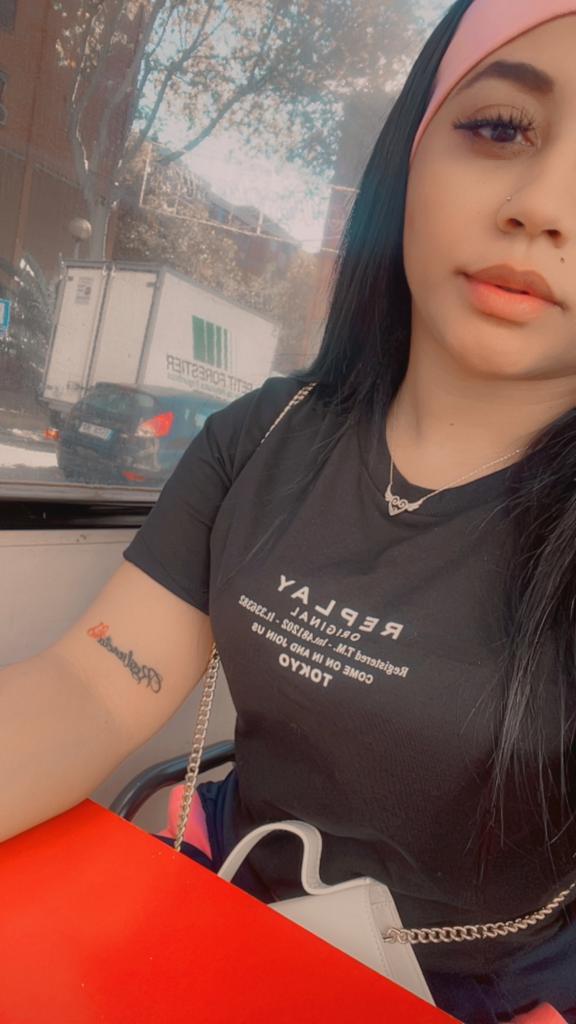 633358466: Chica busca chico en Sevilla