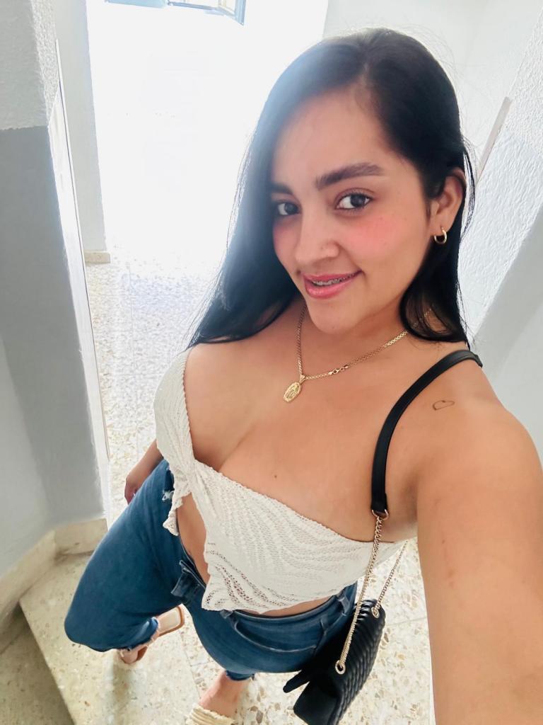 631995580: Chica busca chico en Ciudad Real