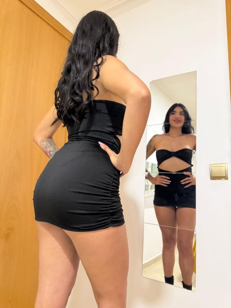 617492072: Chica busca chico en Barcelona