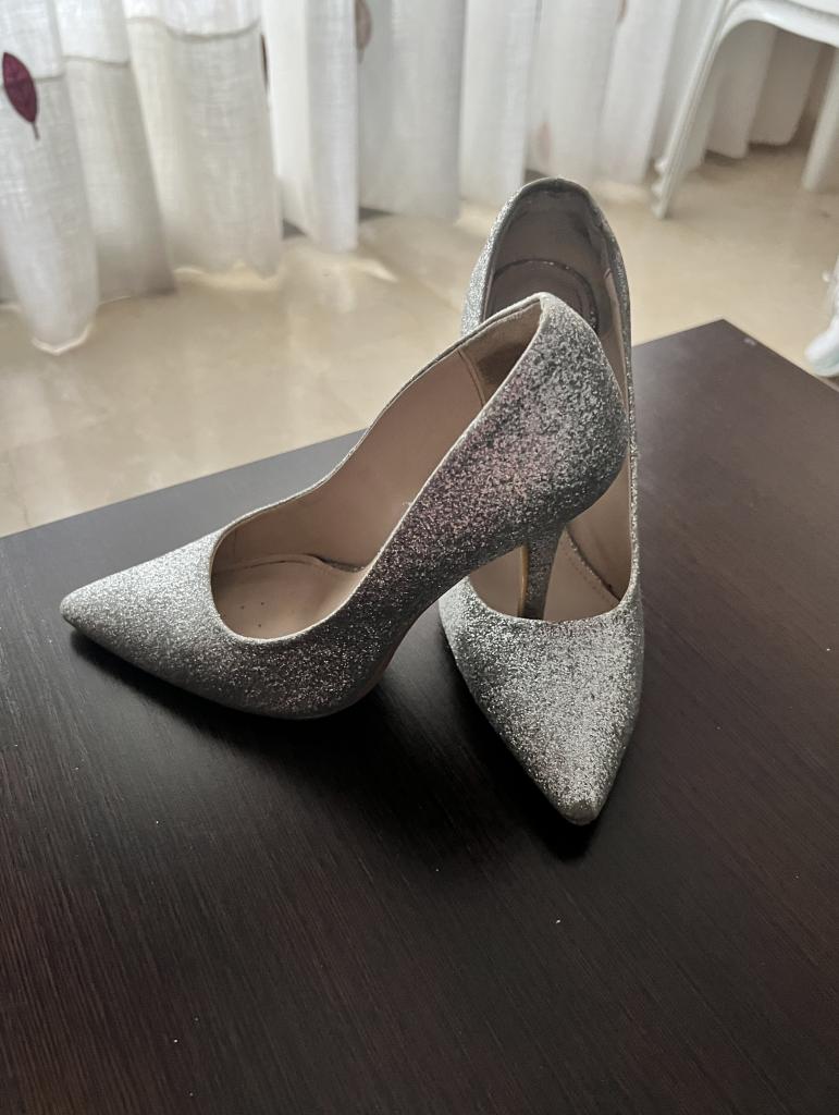 604153326: Chica busca chico en Cantabria