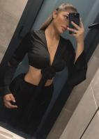 672699184: Chica busca chico en Barcelona