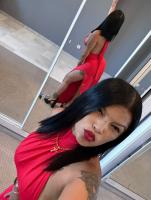 663126403: Chica busca chico en Sevilla