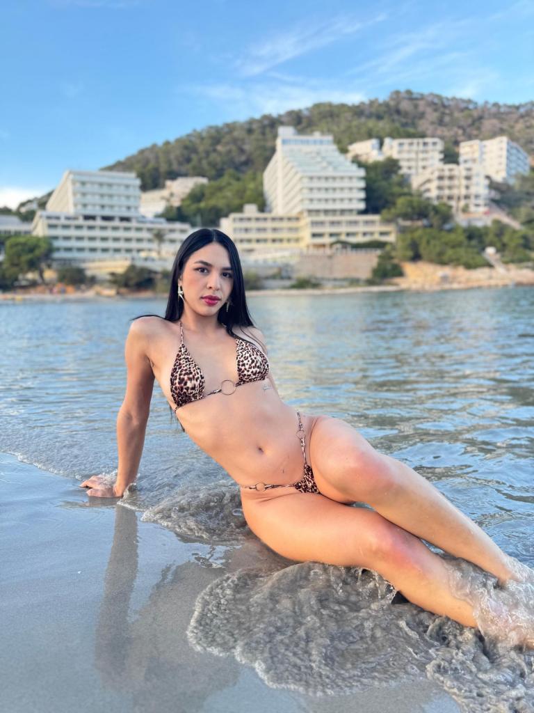 Chica busca chico en Ibiza: 