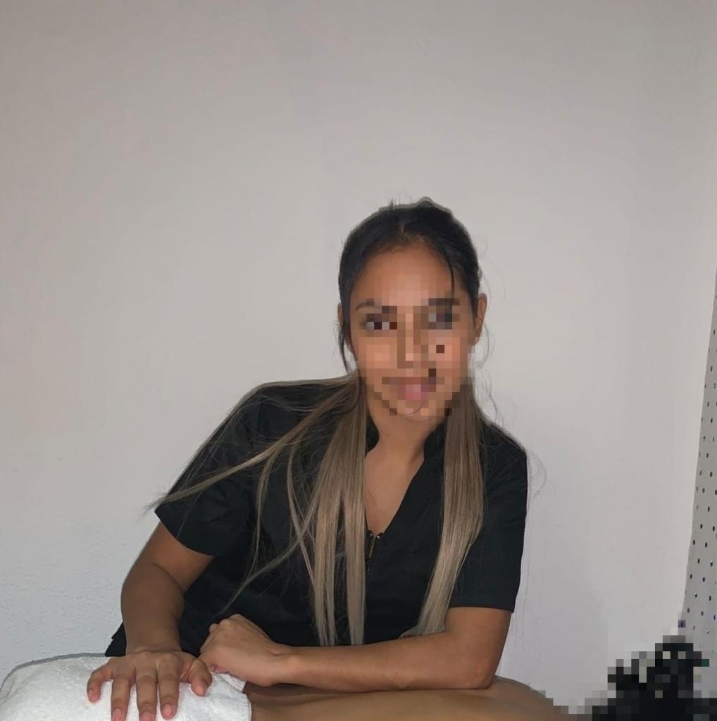 677023099: Chica busca chico en Sevilla