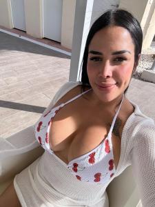 662445860: Chica busca chico en Barcelona