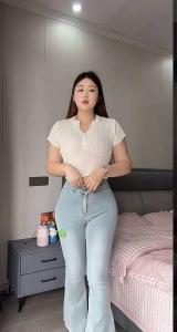 605278566: Chica busca chico en Barcelona