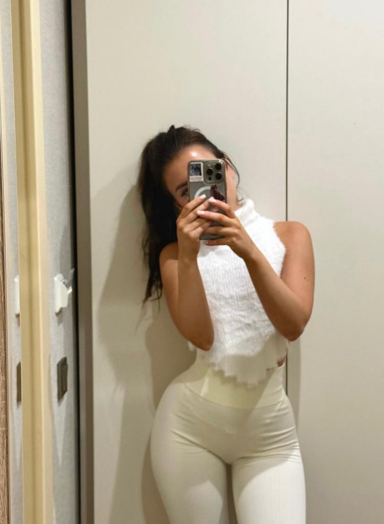 604341350: Chica busca chico en Málaga