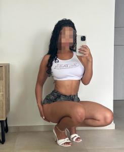 614364062: Chica busca chico en Gerona