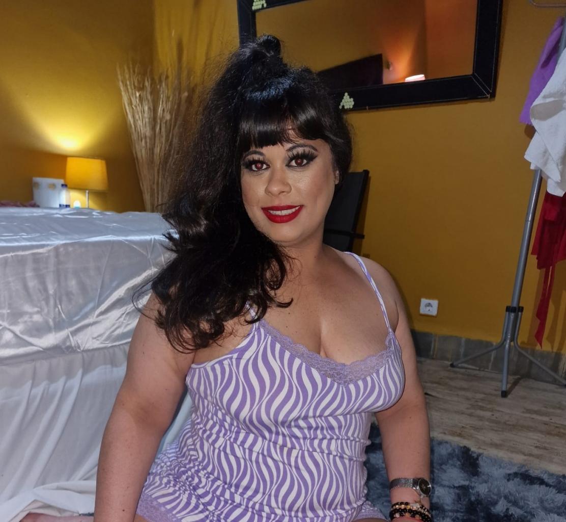 Chica busca chico en Almería: 