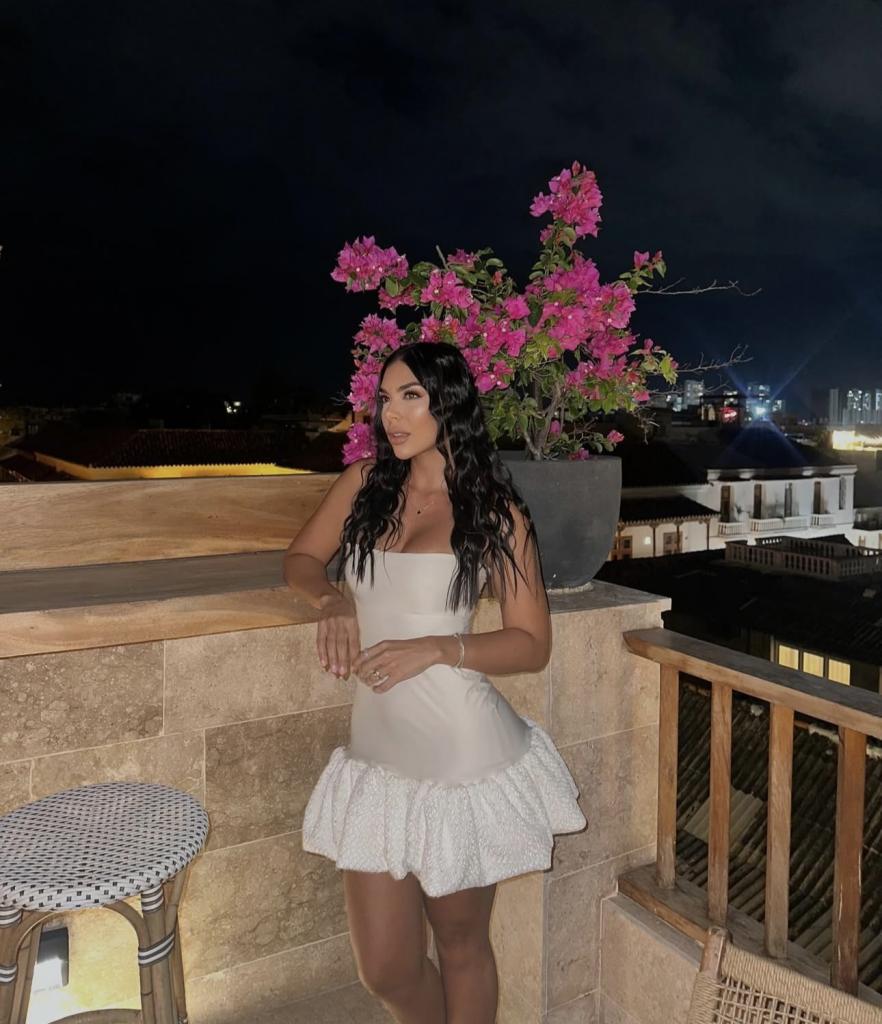 663728155: Chica busca chico en Lérida