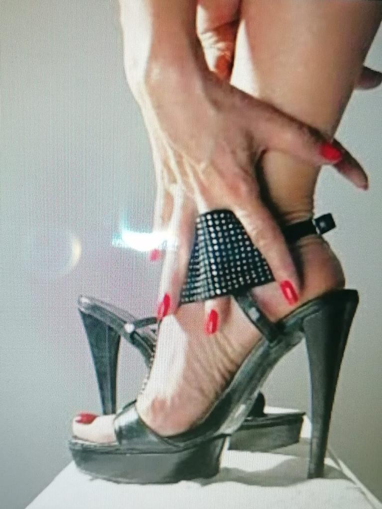 613971458: Chica busca chico en Málaga