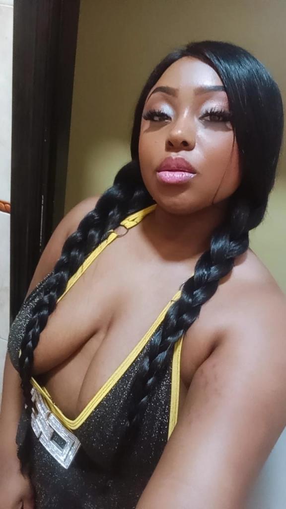 658139399: Chica busca chico en Málaga