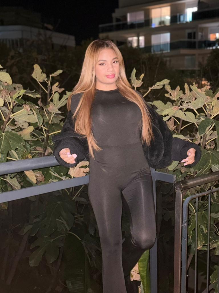 692123321: Chica busca chico en Ibiza