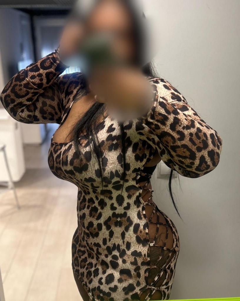 Chica busca chico en León: Chica busca chico