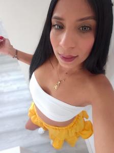 614554861: Chica busca chico en Sevilla