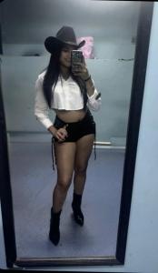 634832178: Chica busca chico en Sevilla