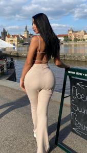 604275569: Chica busca chico en Segovia