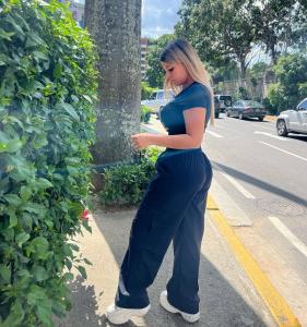 665483087: Chica busca chico en Cantabria