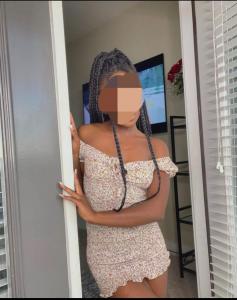 614743238: Chica busca chico en Málaga