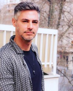 671197890: Chico busca chica en Barcelona