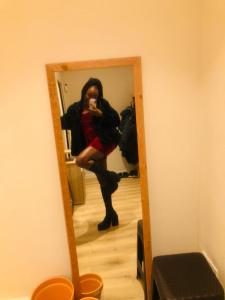 645577945: Chica busca chico en Barcelona