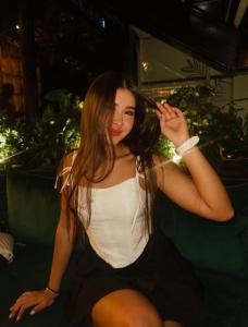 672877469: Chica busca chico en León