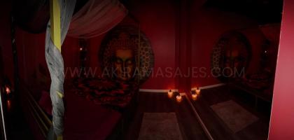 697550630: Chica busca chico en Madrid